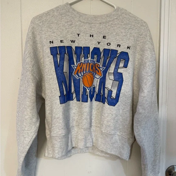 Abercrombie & Fitch Women’s Crew Neck Sweater - Picture 5 of 5